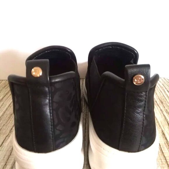 Taryn Rose Zayda slip-on black sneakers US11 EU42 - Picture 6 of 9